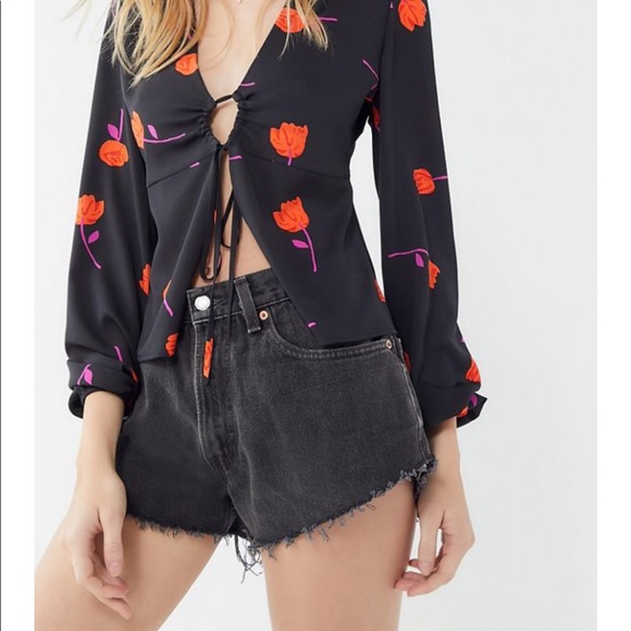 Levi's Pants - Urban Outfitters Levi’s Relaxed Fit Shorts